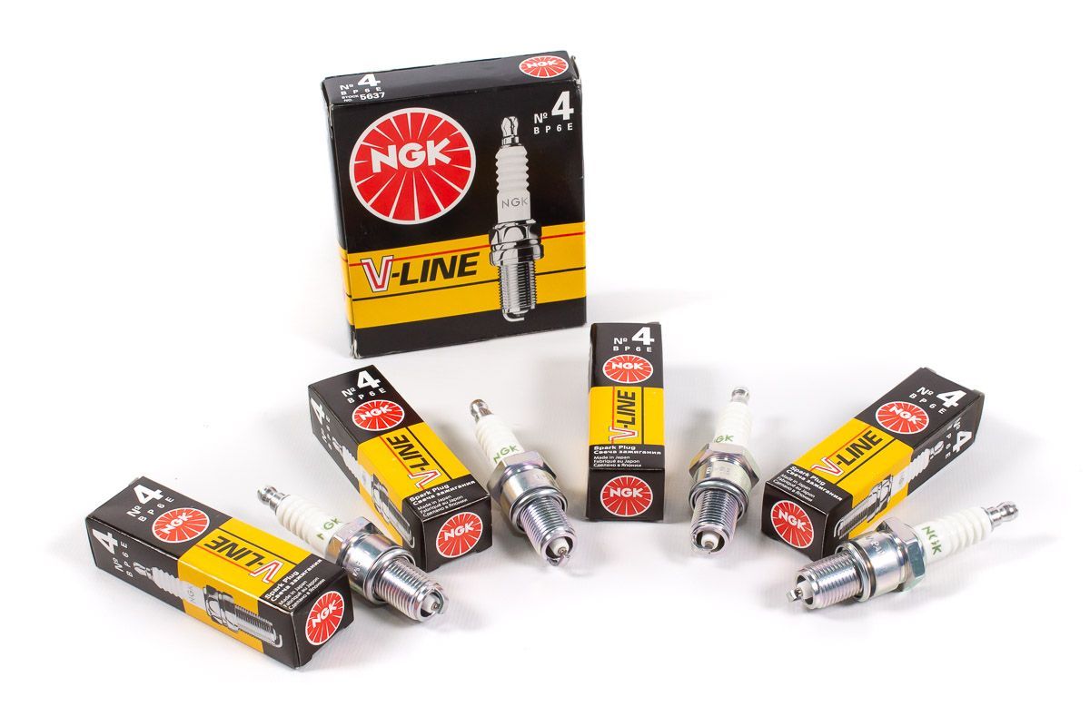 Свечи зажигания "NGK" V-line №4 для ВАЗ (2101-2107, 2108-21099, 2110-2112), Лада (Нива 4Х4, Ока) (карбюраторный двигатель)