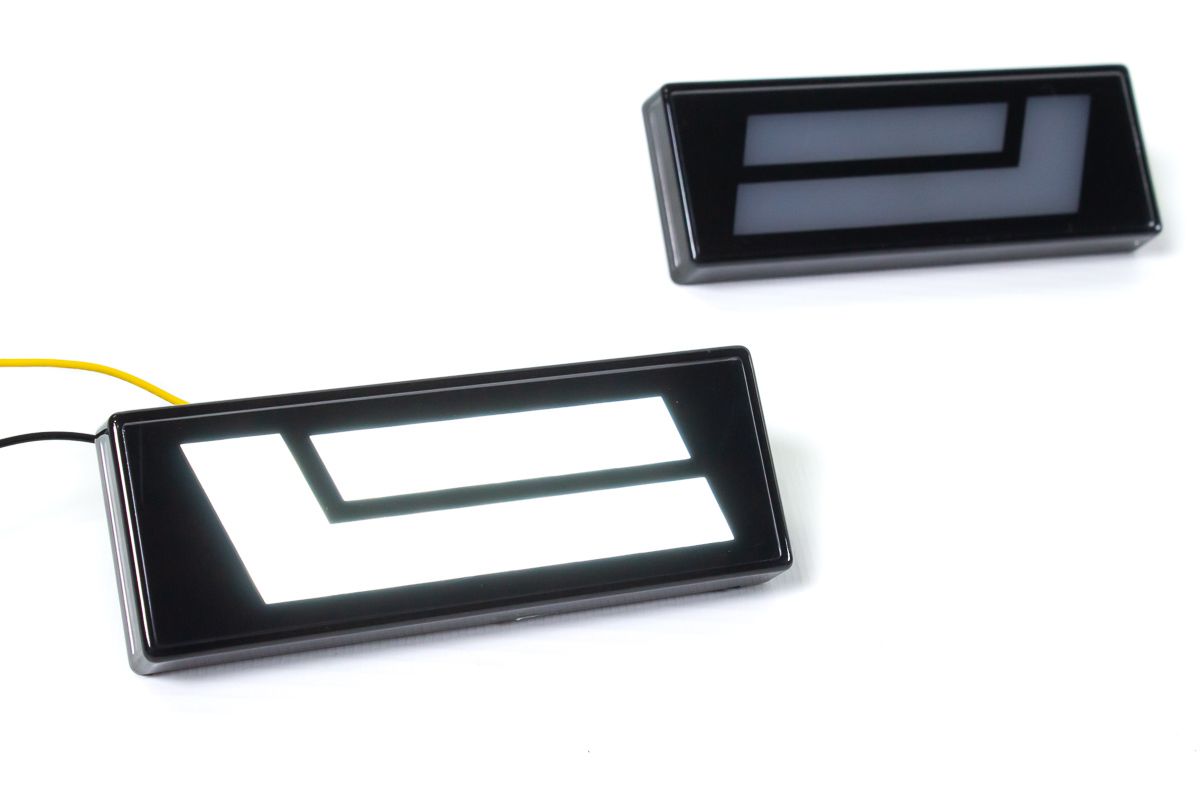 LED диодные (2 полосы белые) повторители поворота "PN-6" для Лада Нива 4х4