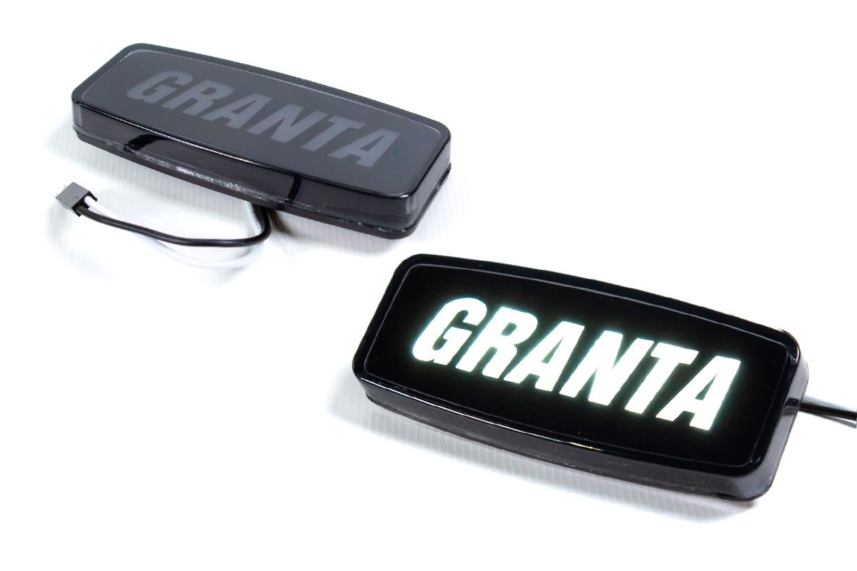 Повторители боковые (белые) с надписью "GRANTA" для Лада Гранта