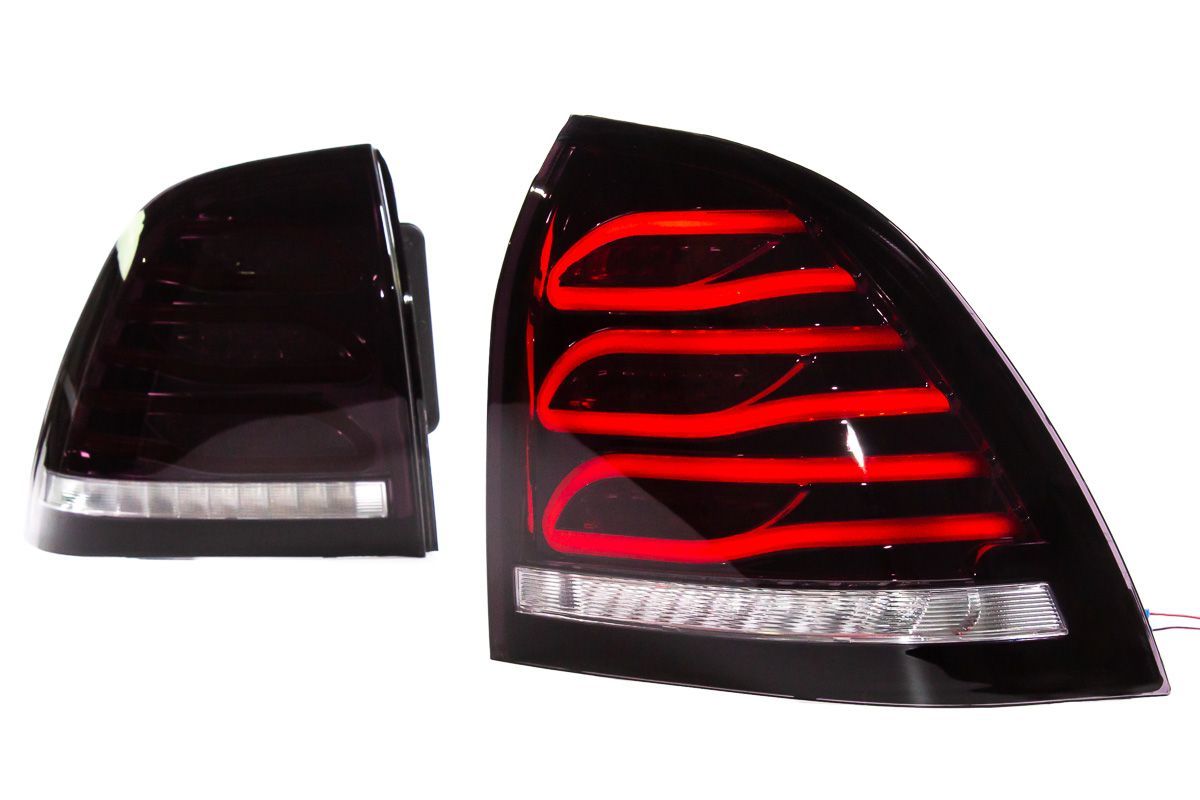 Задние светодиодные фонари в стиле Mercedes, тонированные для Лада Приора, Приора 2