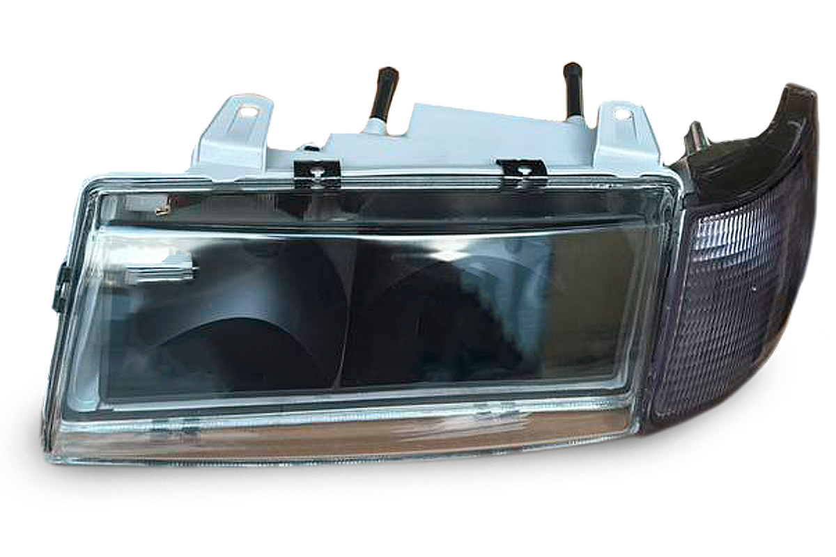 Фара "СЕВиЕМ" левая, гладкое стекло (тонированный поворотник и отражатель) для ВАЗ 2110-2112