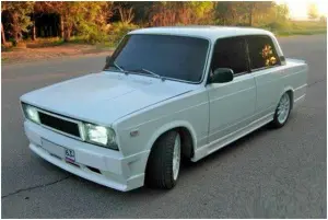 Передний бампер AVR чемпион для ВАЗ 2104, 2105, 2107 Без покраски Передний бампер AVR чемпион для ВАЗ 2104, 2105, 2107 Без покраски