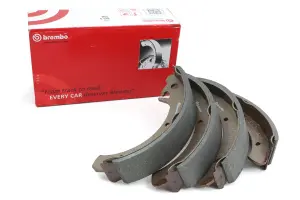 Задние тормозные колодки BREMBO для ВАЗ 2108-21099, 2110-2112, 2113-2115, Лада Калина, Калина 2, Гранта, Приора, Приора 2 Задние тормозные колодки BREMBO для ВАЗ 2108-21099, 2110-2112, 2113-2115, Лада Калина, Калина 2, Гранта, Приора, Приора 2
