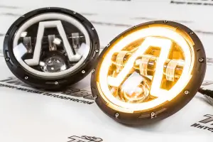 Светодиодные фары 60W, чёрные, V-образным рисунком ДХО, повторитель для ВАЗ 2101, 2102, Лада Нива 4х4, Нива 4х4 Урбан, УАЗ 3303, 469, Хантер, Jeep Wrangler Светодиодные фары 60W, чёрные, V-образным рисунком ДХО, повторитель для ВАЗ 2101, 2102, Лада Нива 4х4, Нива 4х4 Урбан, УАЗ 3303, 469, Хантер, Jeep Wrangler