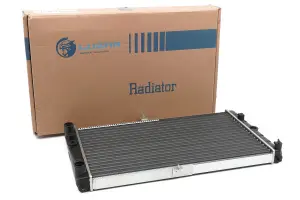 Уценка Радиатор Luzar охлаждения для ВАЗ 2110-2112 не товарный вид