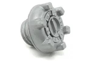 Крышка бензобака С КОДОМ 2108 с замком железная для ВАЗ 2108-21099, 2110-2112, 2113-2115, Лада Калина, Калина 2, Приора, Гранта, Шевроле Нива