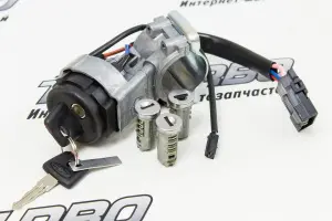 Замок зажигания АвтоВАЗ 2123 в комплекте с ключом и цилиндрами для Шевроле Нива Замок зажигания АвтоВАЗ 2123 в комплекте с ключом и цилиндрами для Шевроле Нива