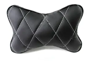 Распродажа Подушка на подголовник с рисунком Ромб Экокожа, Красная нить Распродажа Подушка на подголовник с рисунком Ромб Экокожа, Красная нить