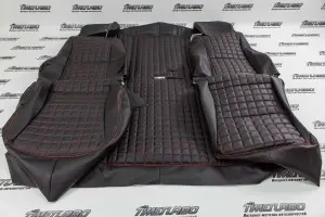 Обивка не чехлы на сиденья экокожа, Квадрат чёрная нить, одинарная строчка для Лада Нива 4х4 3-х дверная Обивка не чехлы на сиденья экокожа, Квадрат чёрная нить, одинарная строчка для Лада Нива 4х4 3-х дверная