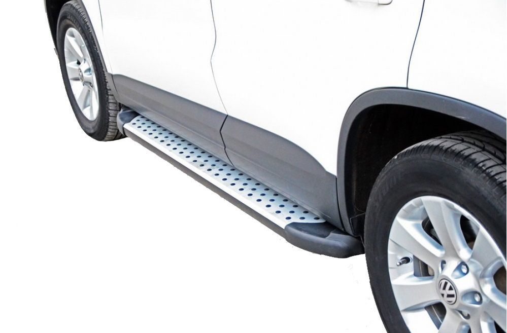 Пороги "Техно Сфера" алюминиевые с резинкой "Бумер" для Volkswagen Tiguan (с 2007 года выпуска)